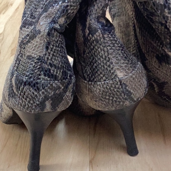 Nine West Faux Snakeskin Reptile Print High Heel Stiletto Pointed Toe Knee Boot - Picture 9 of 12